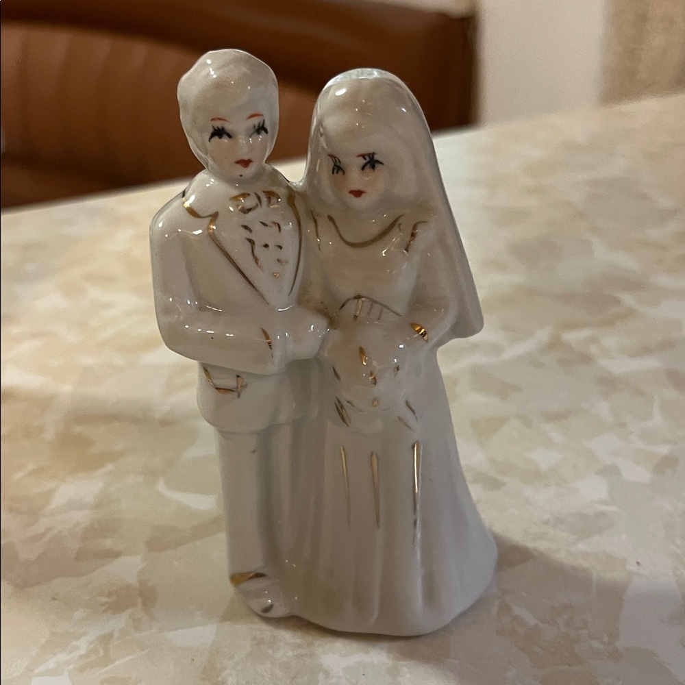 🍒 Vintage Porcelain Wedding Cake Topper ~ Bride & Groom
